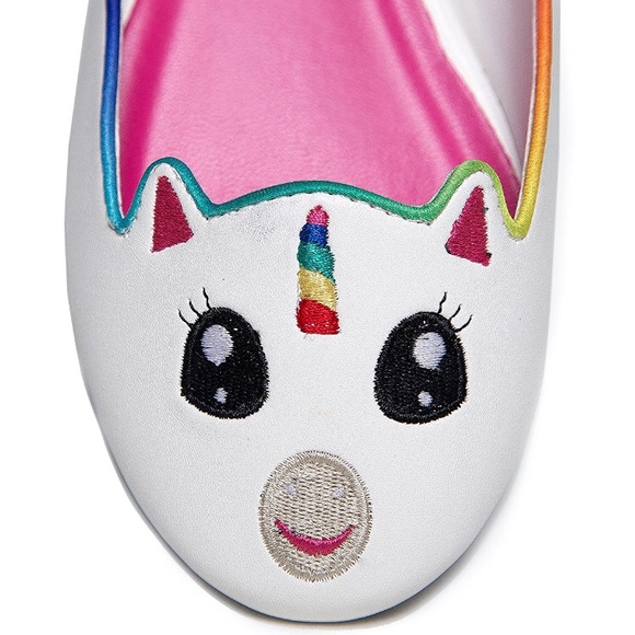 Cute to the core Unicorn 🦄 shoes - Picture 3 of 5